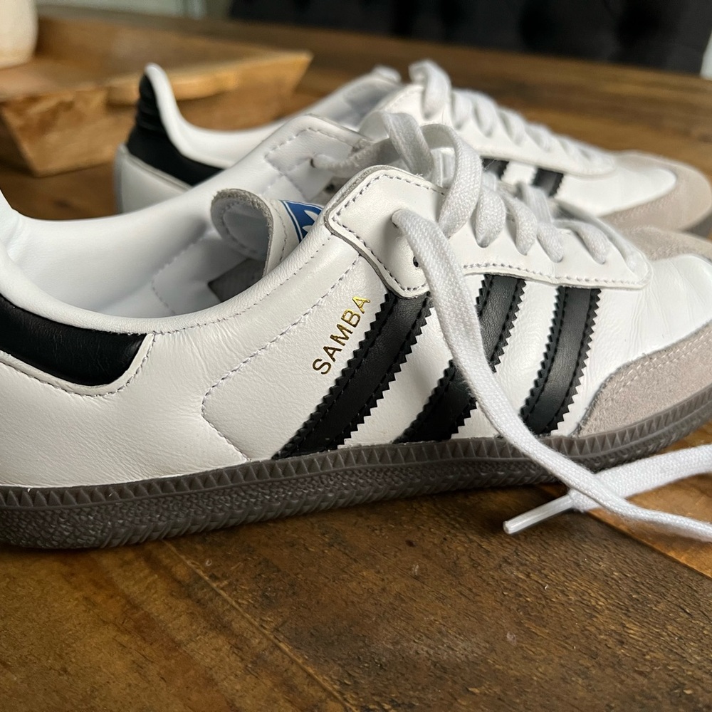 Adidas Samba OG Leather Retro Sneaker in White/Black